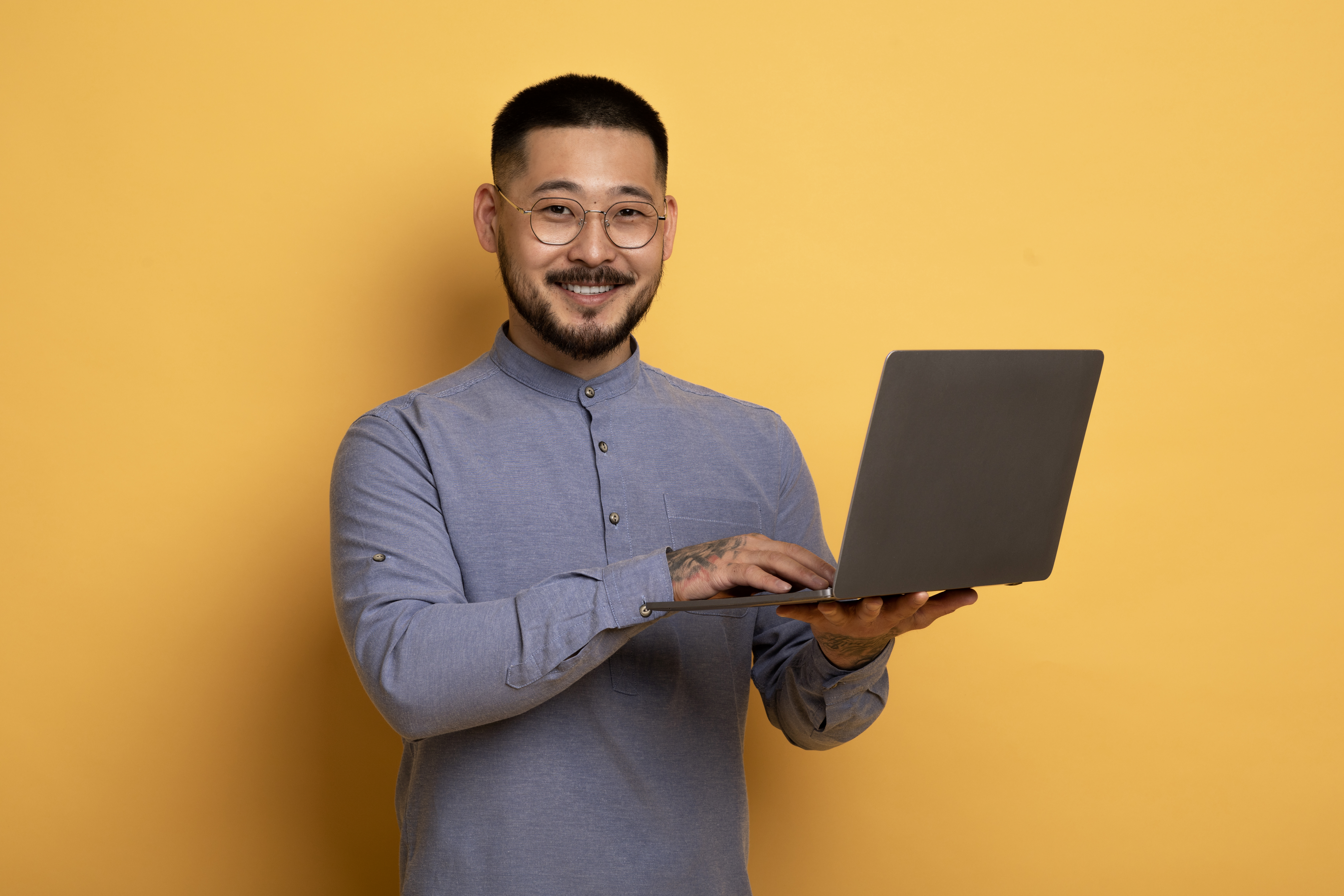 Spesifikasi Laptop Kerja Ideal untuk Kreatif, Kantor, dan Harian