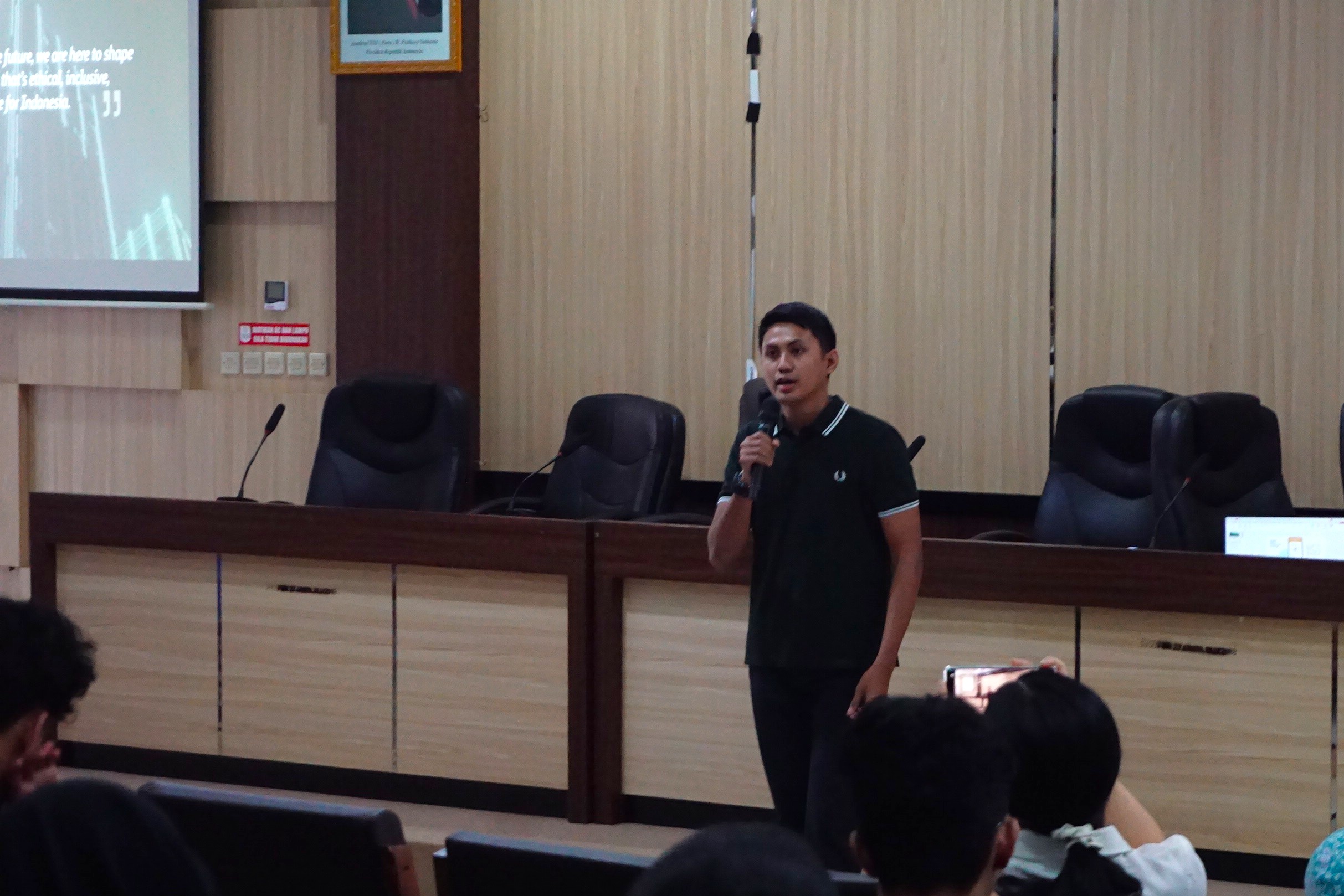 Berita Pers: AdaKami Isi Sesi Edukasi di UNS untuk Membangun Pemahaman Fintech yang Bijak