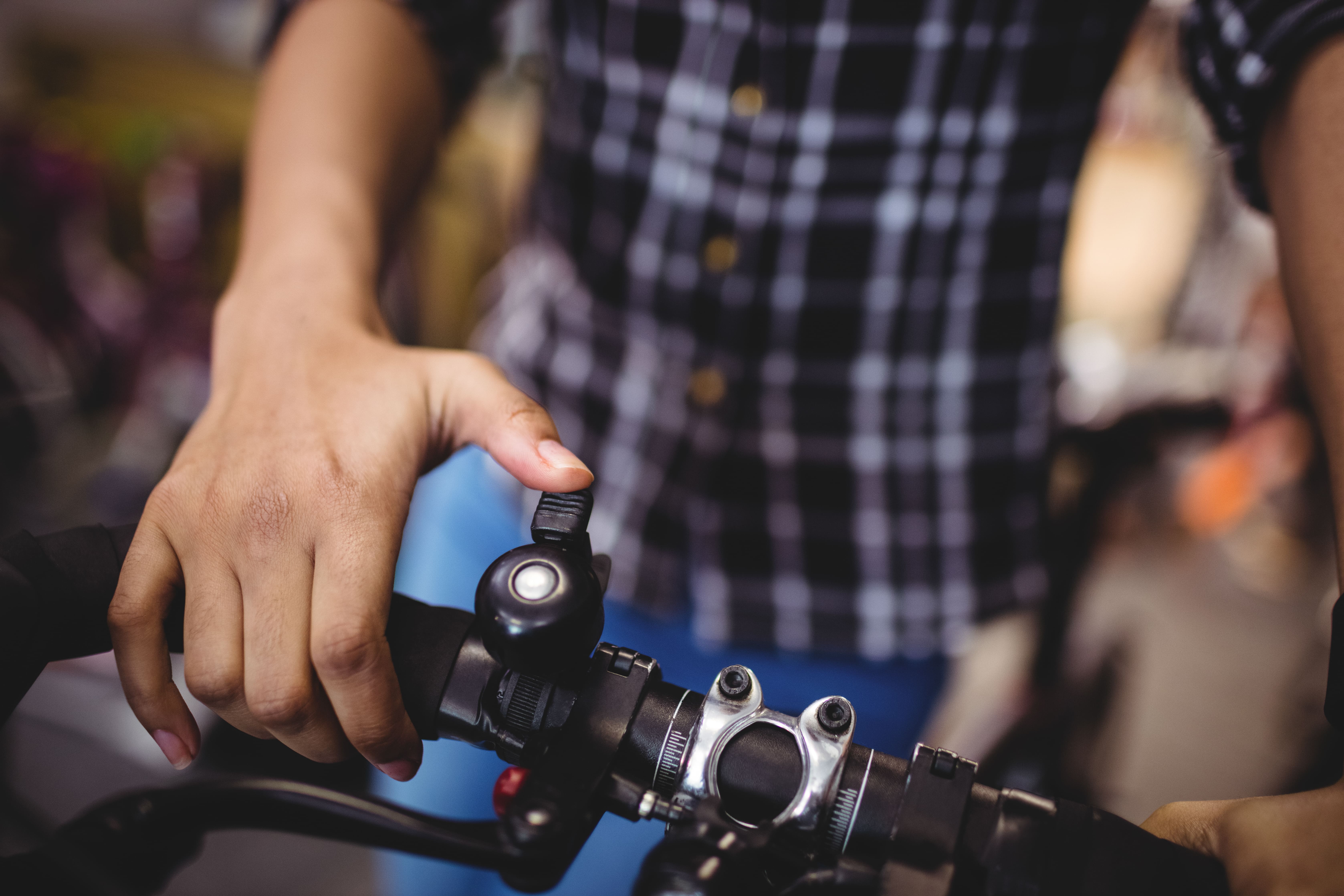Kapan Harus Servis Motor? Kenali 7 Tanda dan Biaya yang Perlu Disiapkan